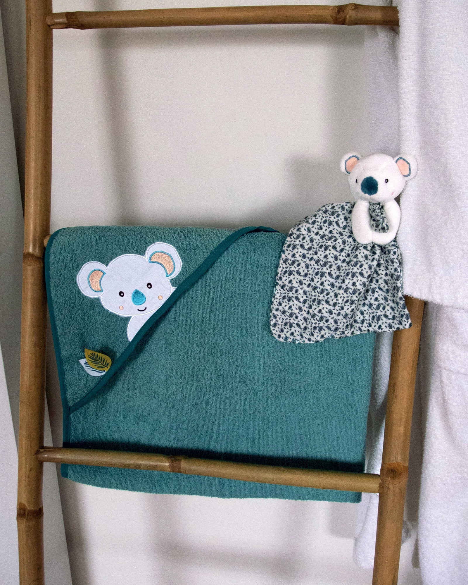 Koala Bath Cape and Comforter Gift Set - Image 4